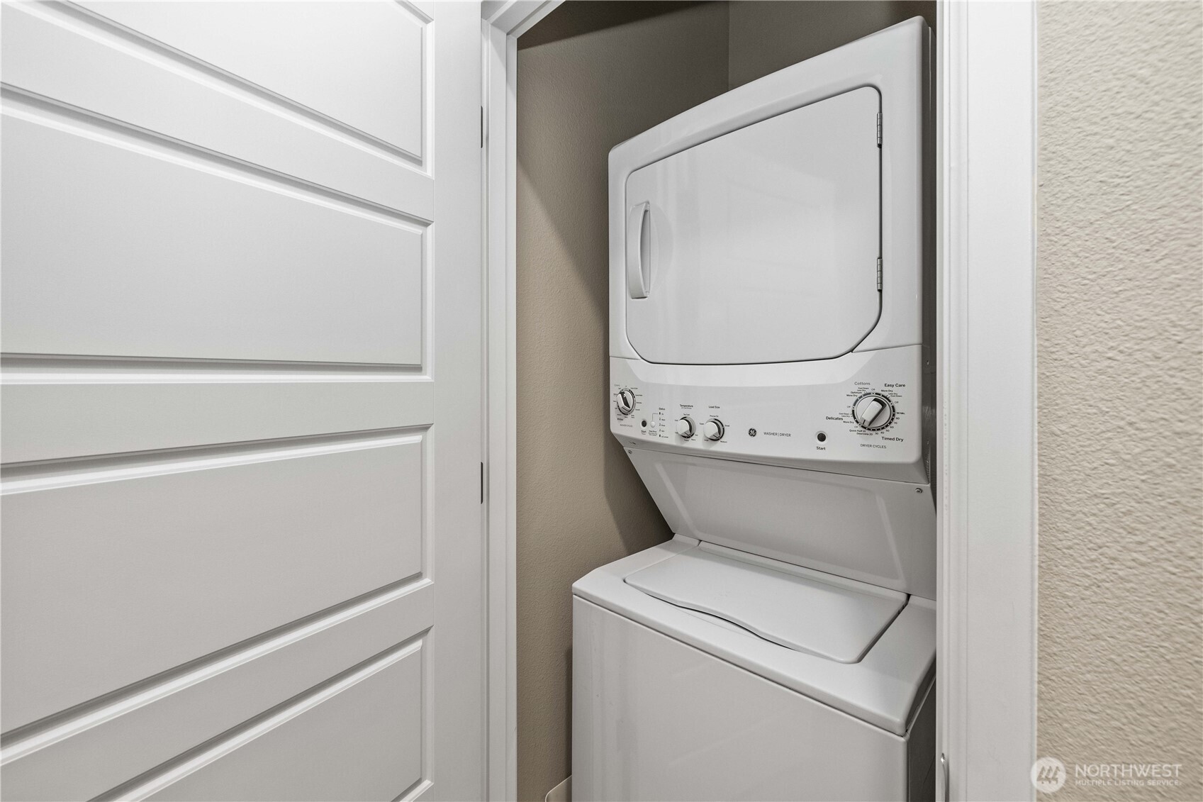 32943 Ash Avenue SE, Black Diamond, WA 98010