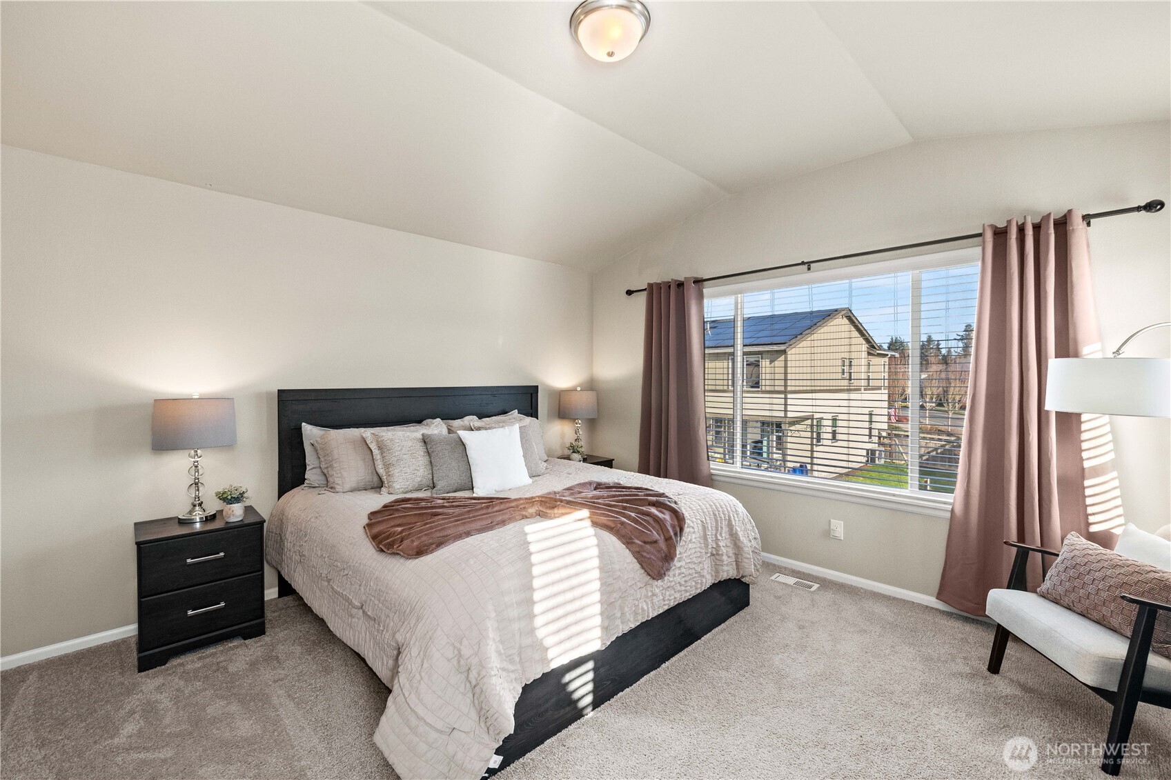 32898 Pine Avenue SE, Black Diamond, WA 98010