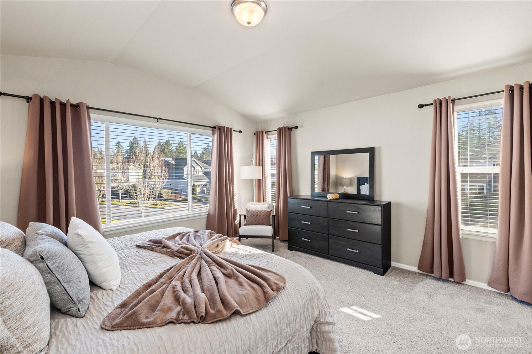 32898 Pine Avenue SE, Black Diamond, WA 98010