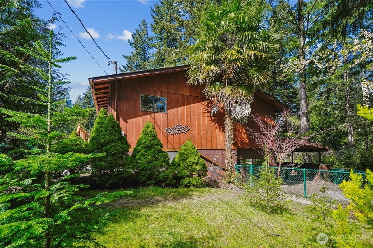 10706 Pioneer Drive , Anderson Island, WA 98303
