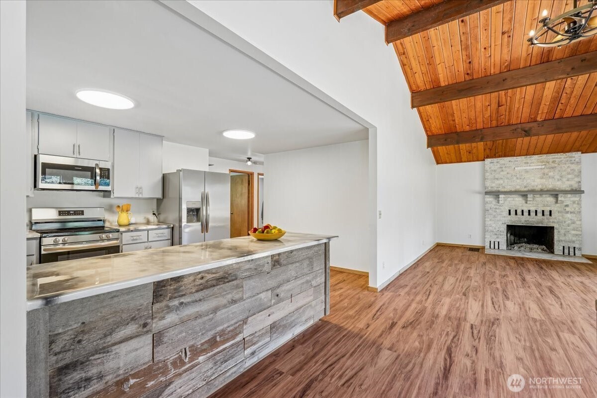 10706 Pioneer Drive , Anderson Island, WA 98303