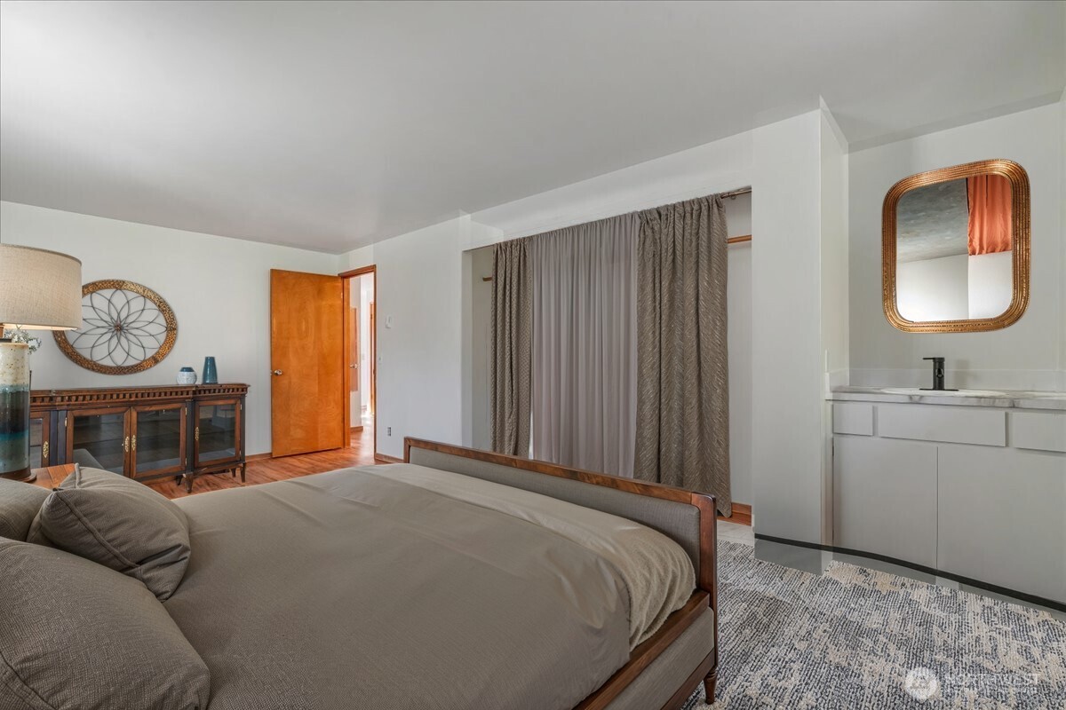 10706 Pioneer Drive , Anderson Island, WA 98303