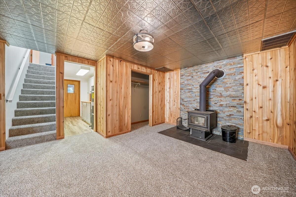 10706 Pioneer Drive , Anderson Island, WA 98303