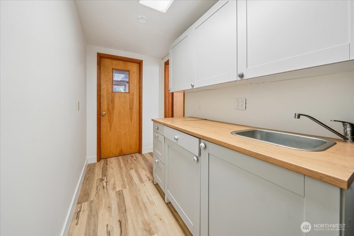 10706 Pioneer Drive , Anderson Island, WA 98303