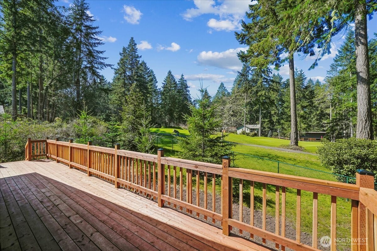 10706 Pioneer Drive , Anderson Island, WA 98303