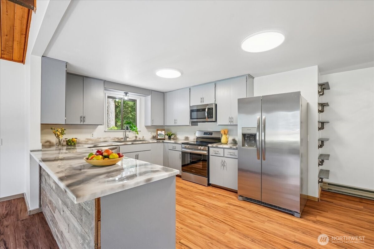 10706 Pioneer Drive , Anderson Island, WA 98303