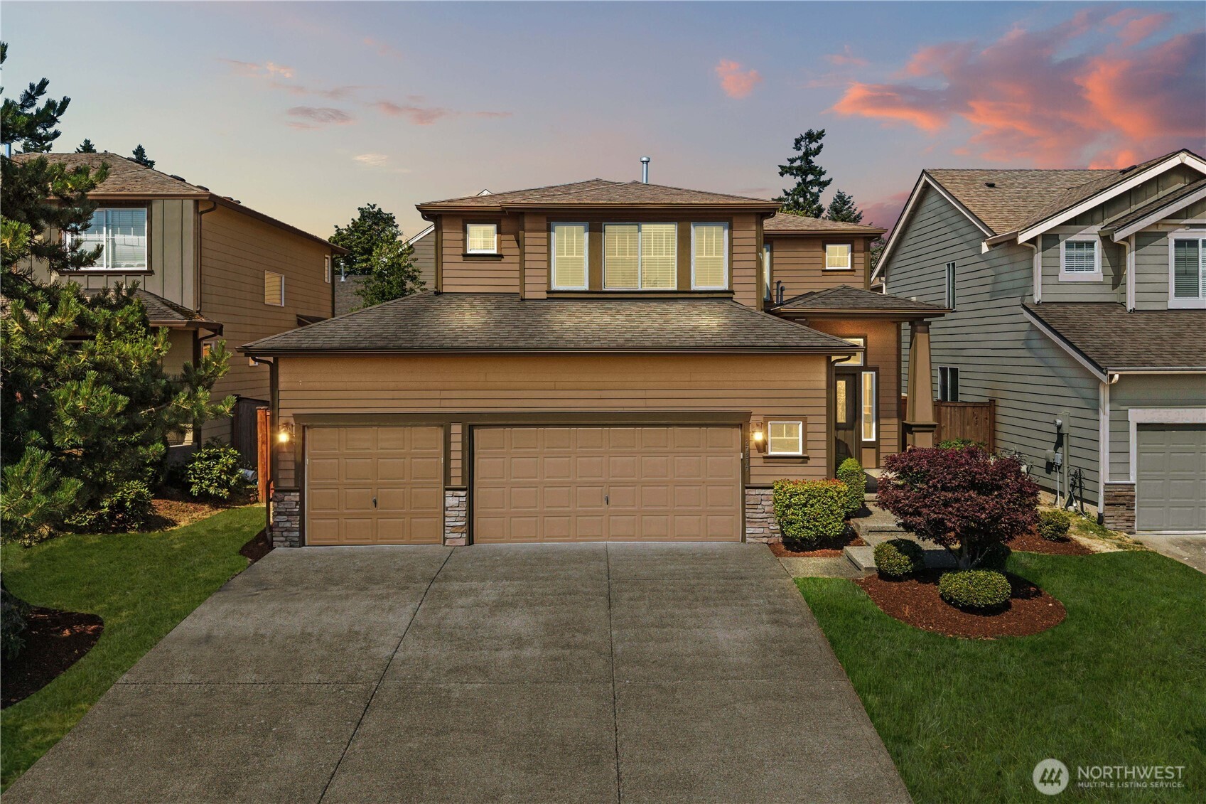 27217 104th Avenue SE, Kent, WA 98030