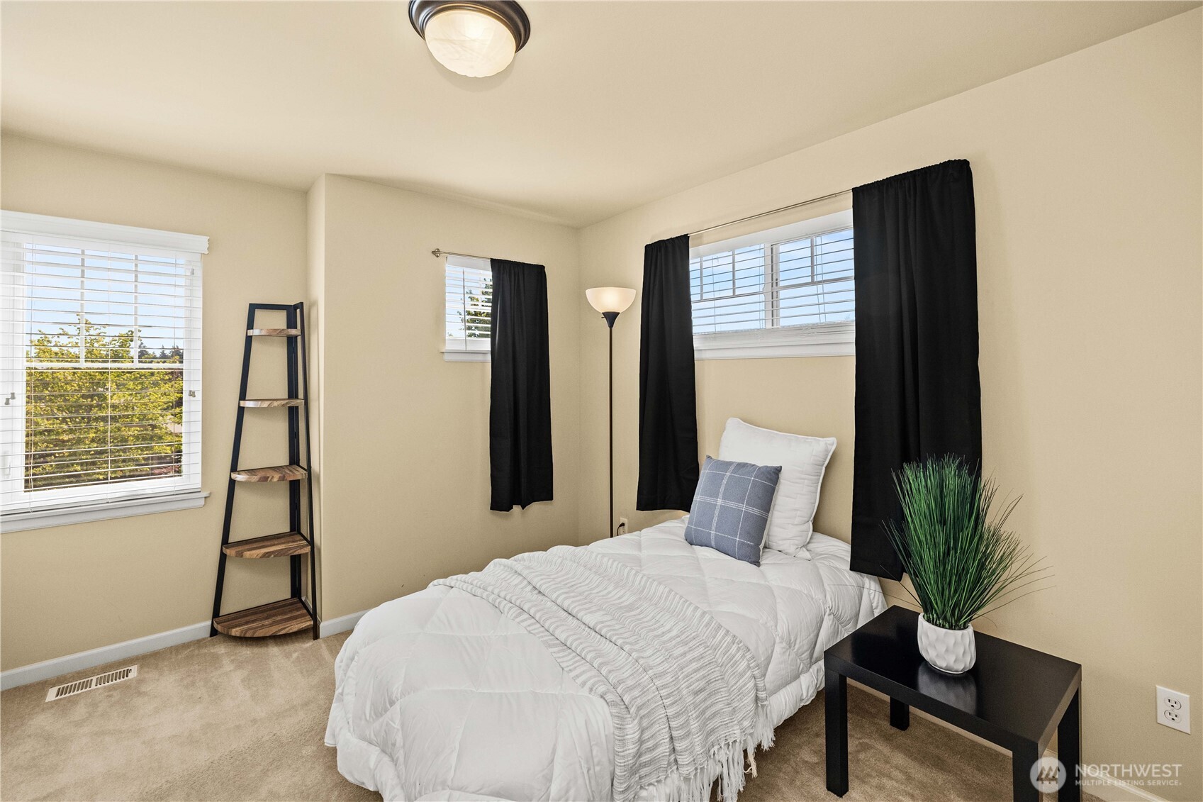 27217 104th Avenue SE, Kent, WA 98030