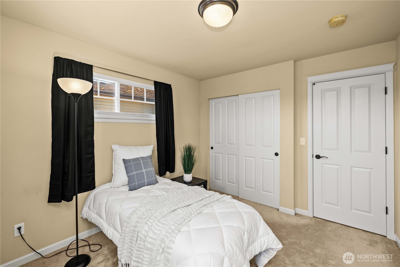 27217 104th Avenue SE, Kent, WA 98030