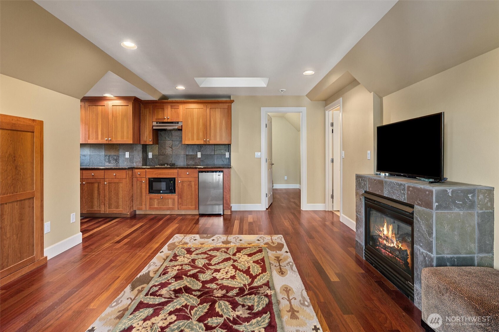 16340 Maplewild Avenue SW, Burien, WA 98166