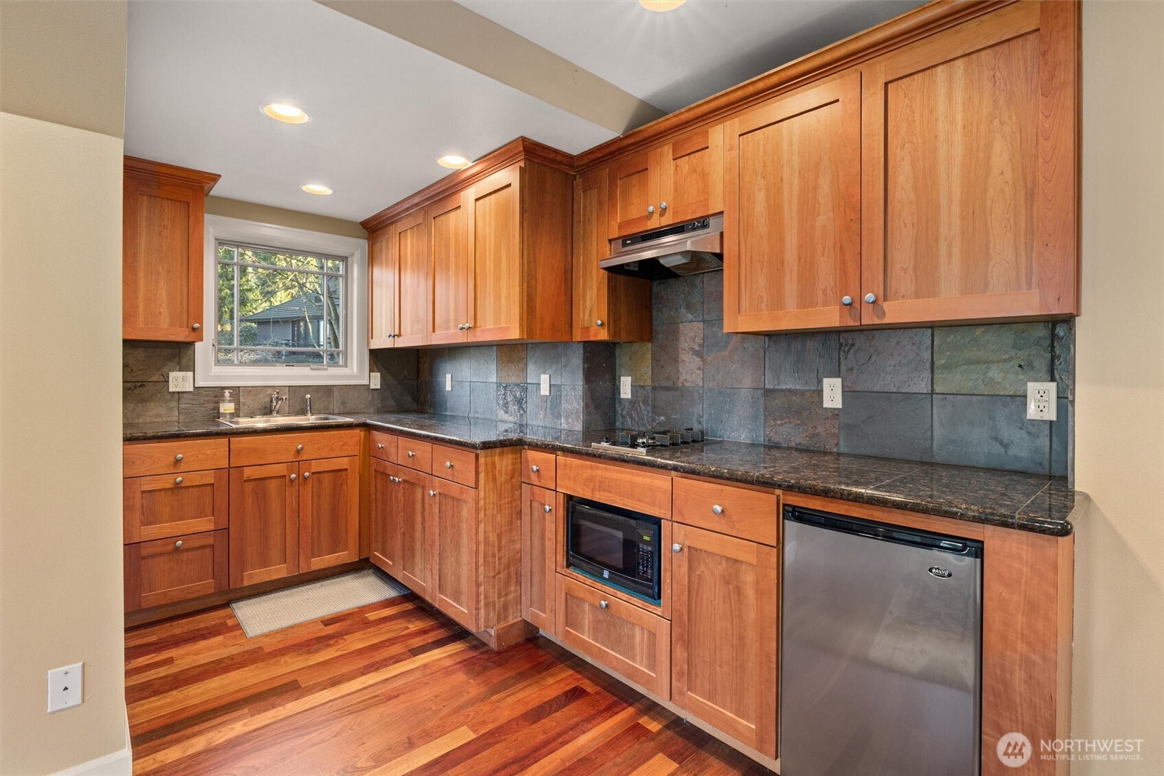 16340 Maplewild Avenue SW, Burien, WA 98166