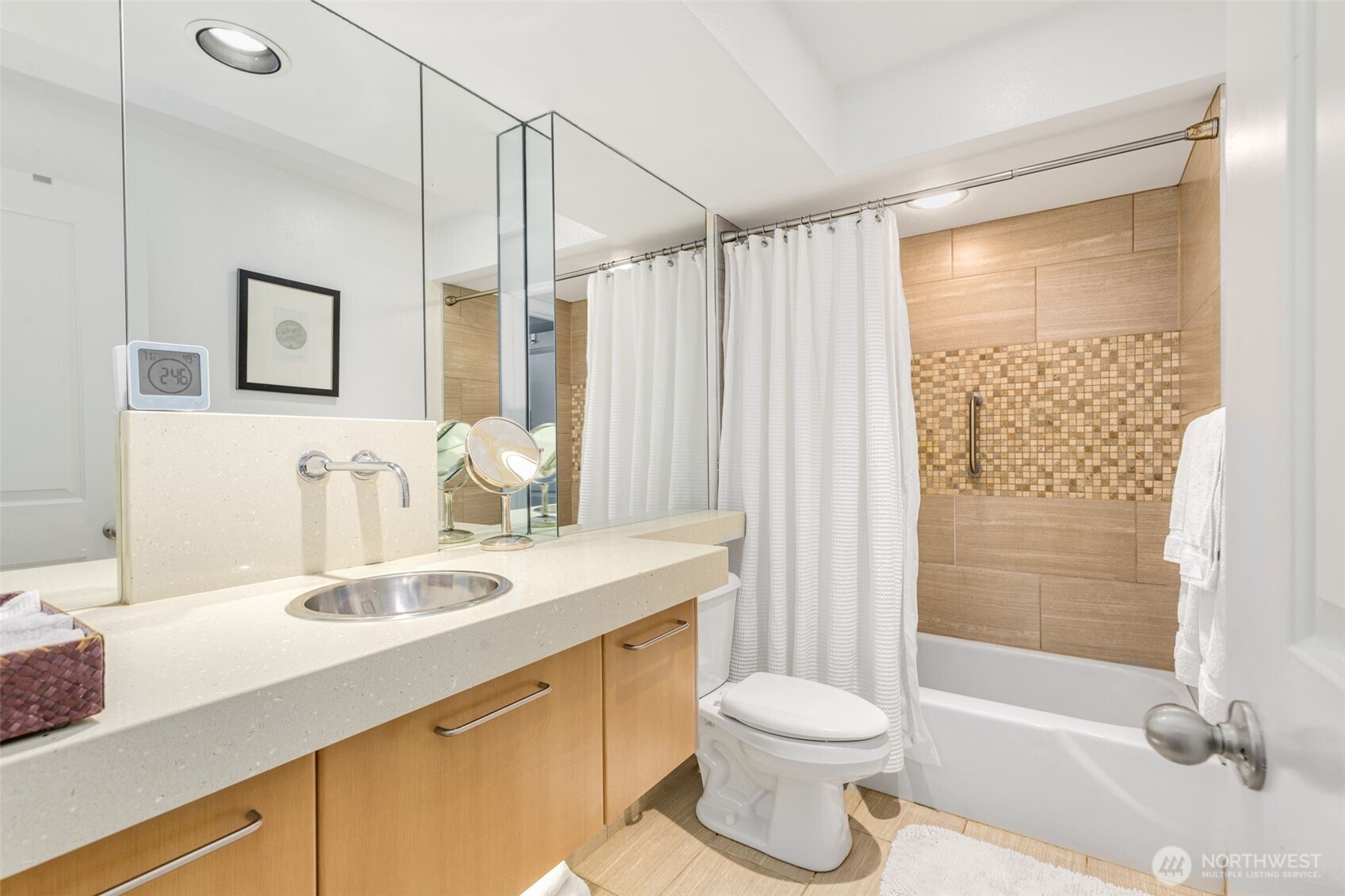 732 11th Avenue E #202, Seattle, WA 98102