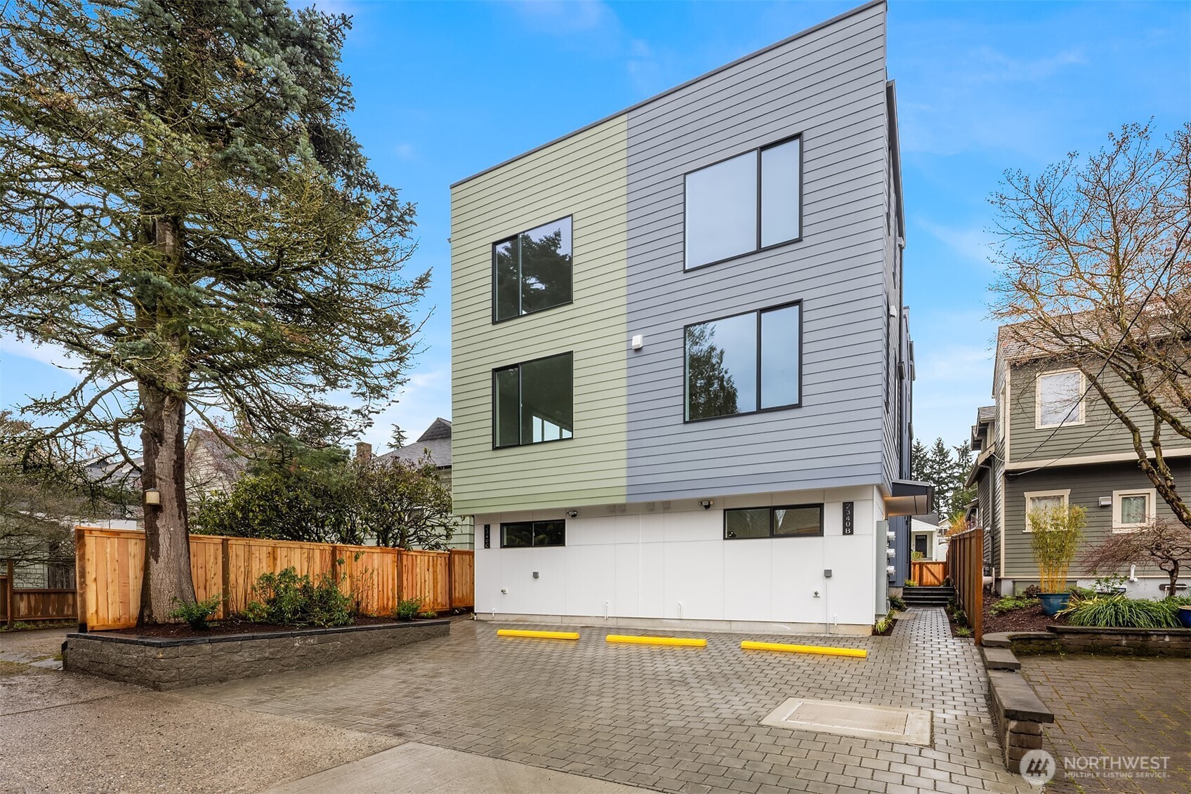 2340 N 64th Street #B, Seattle, WA 98103