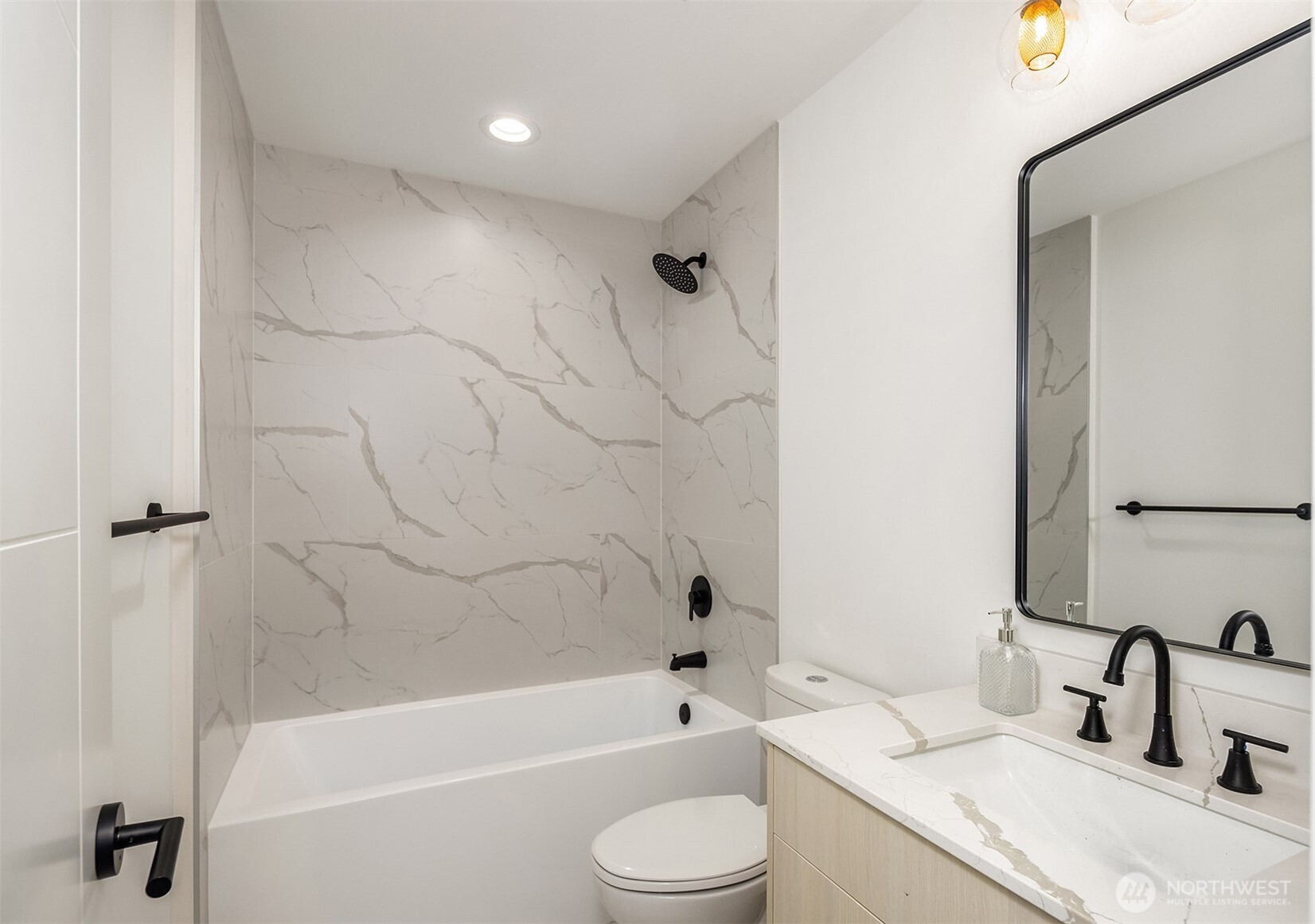 2340 N 64th Street #B, Seattle, WA 98103