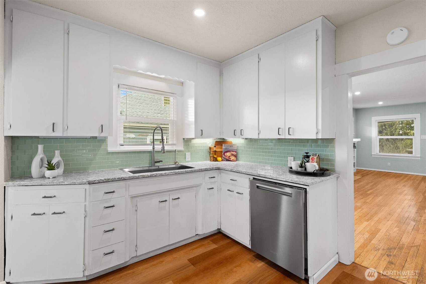 712 S 58th Street , Tacoma, WA 98408