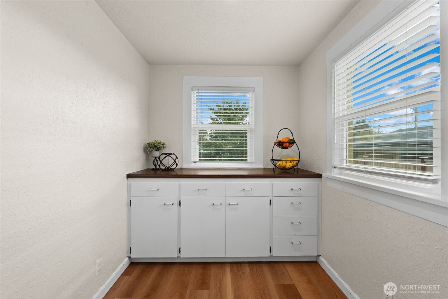 712 S 58th Street , Tacoma, WA 98408