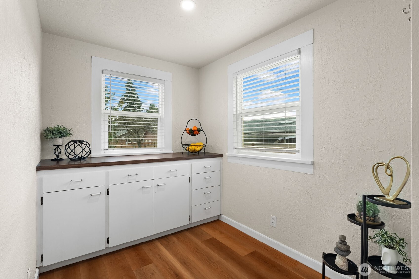 712 S 58th Street , Tacoma, WA 98408