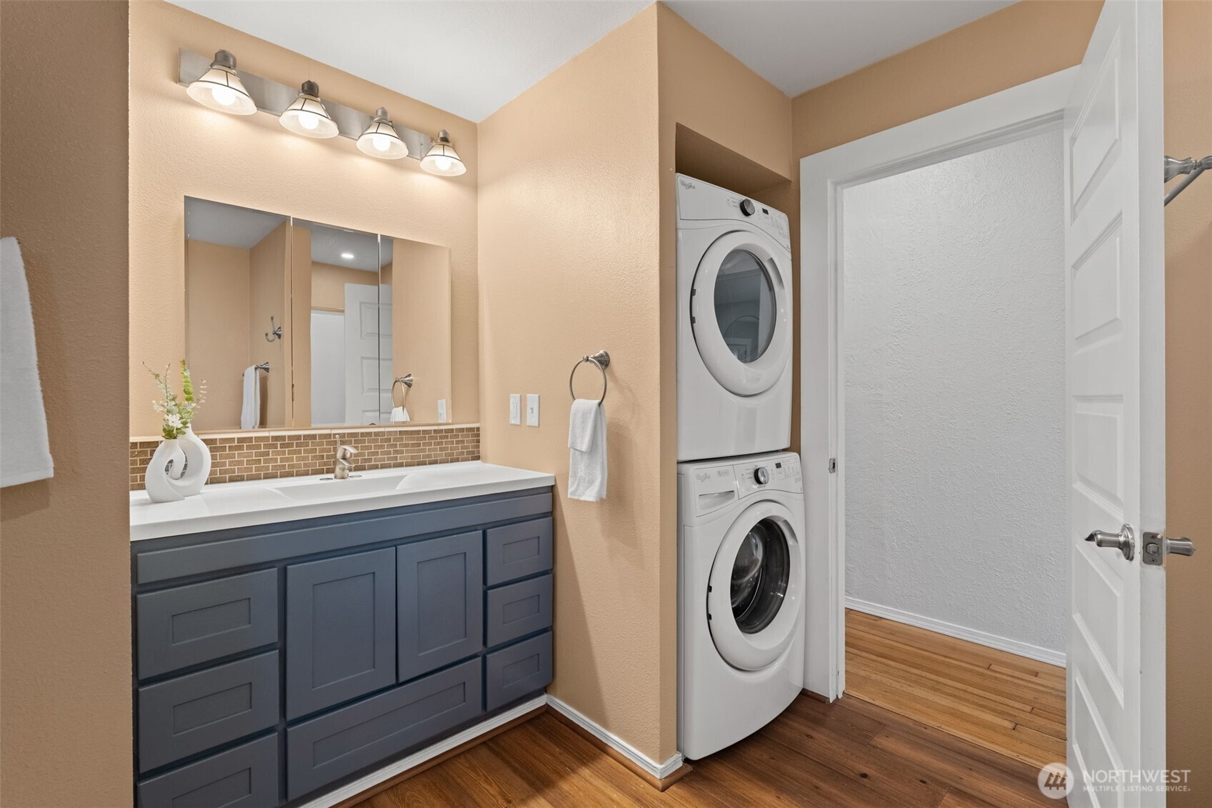 712 S 58th Street , Tacoma, WA 98408