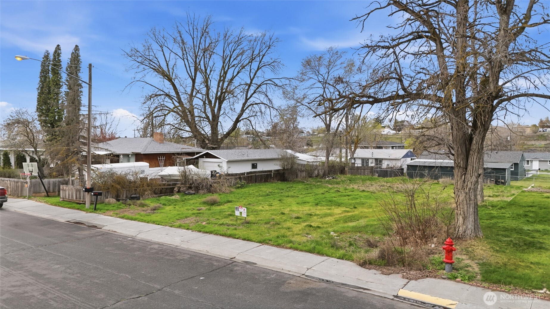 1528 N Buell Street , Moses Lake, WA 98837