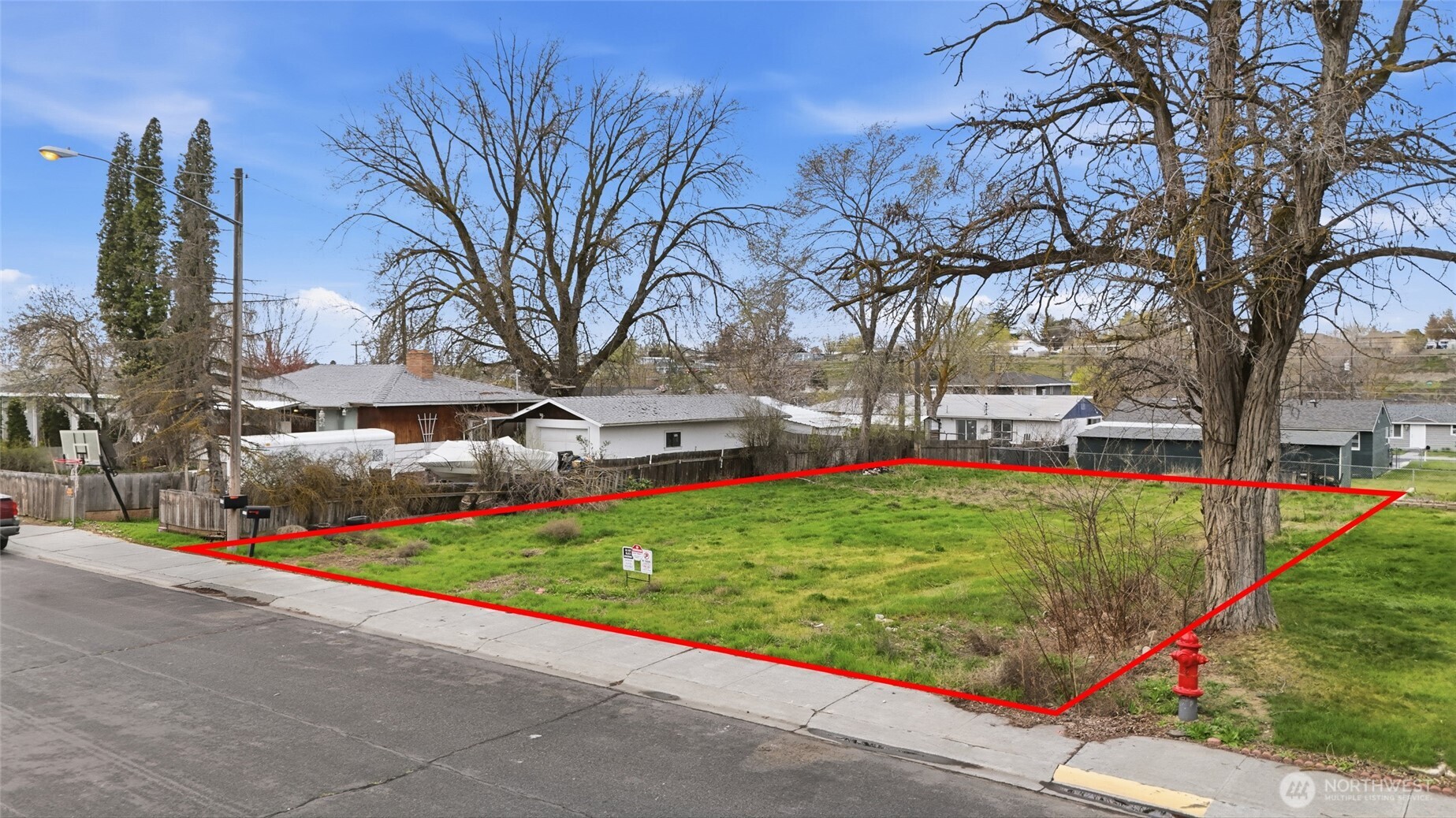 1528 N Buell Street , Moses Lake, WA 98837