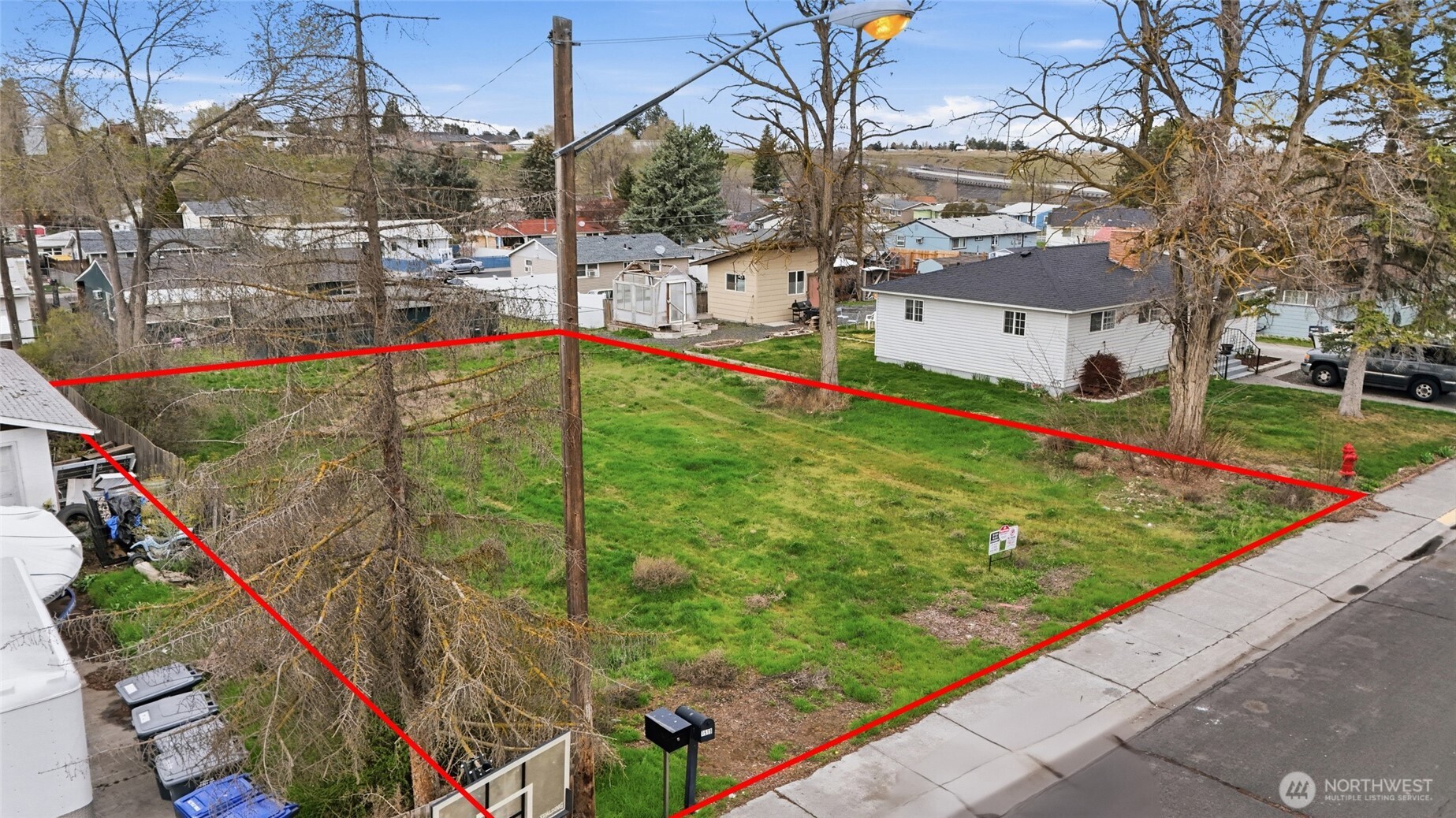 1528 N Buell Street , Moses Lake, WA 98837