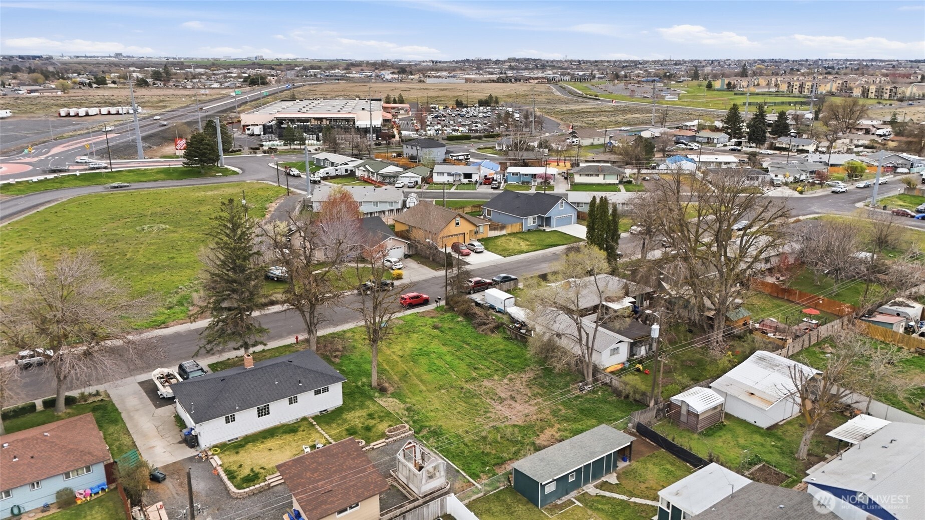 1528 N Buell Street , Moses Lake, WA 98837