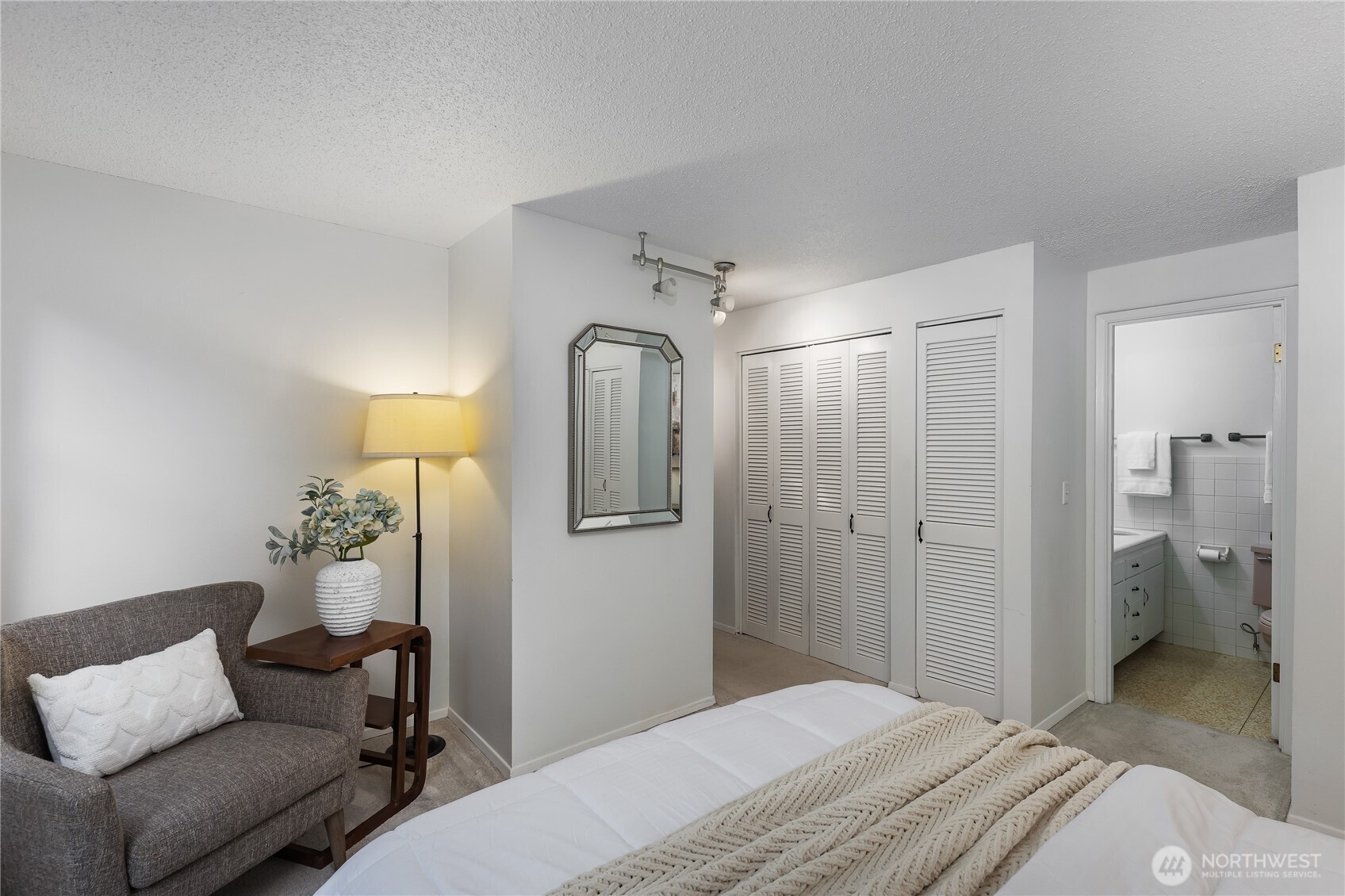 16521 NE 1st Place , Bellevue, WA 98008