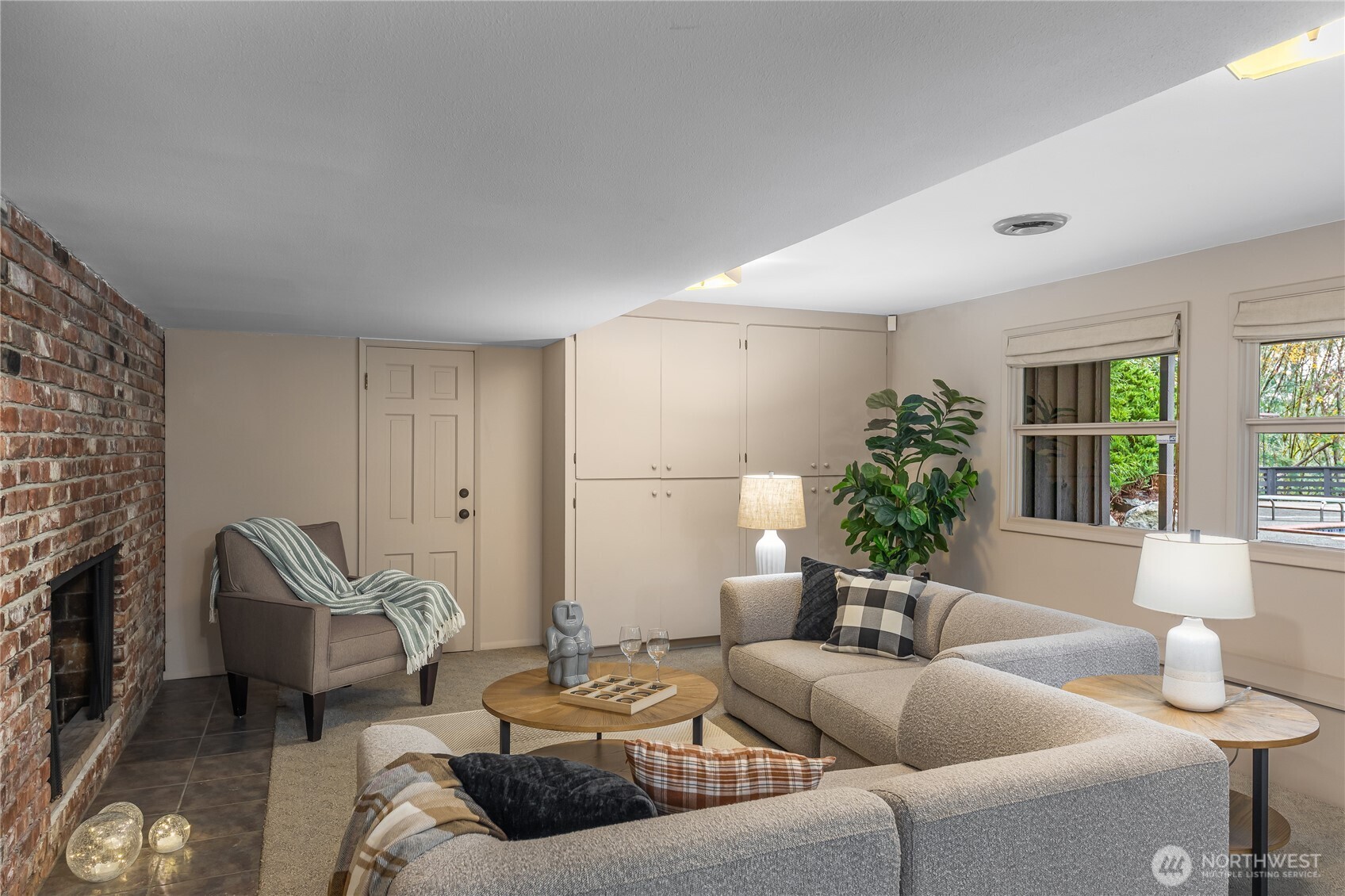 16521 NE 1st Place , Bellevue, WA 98008