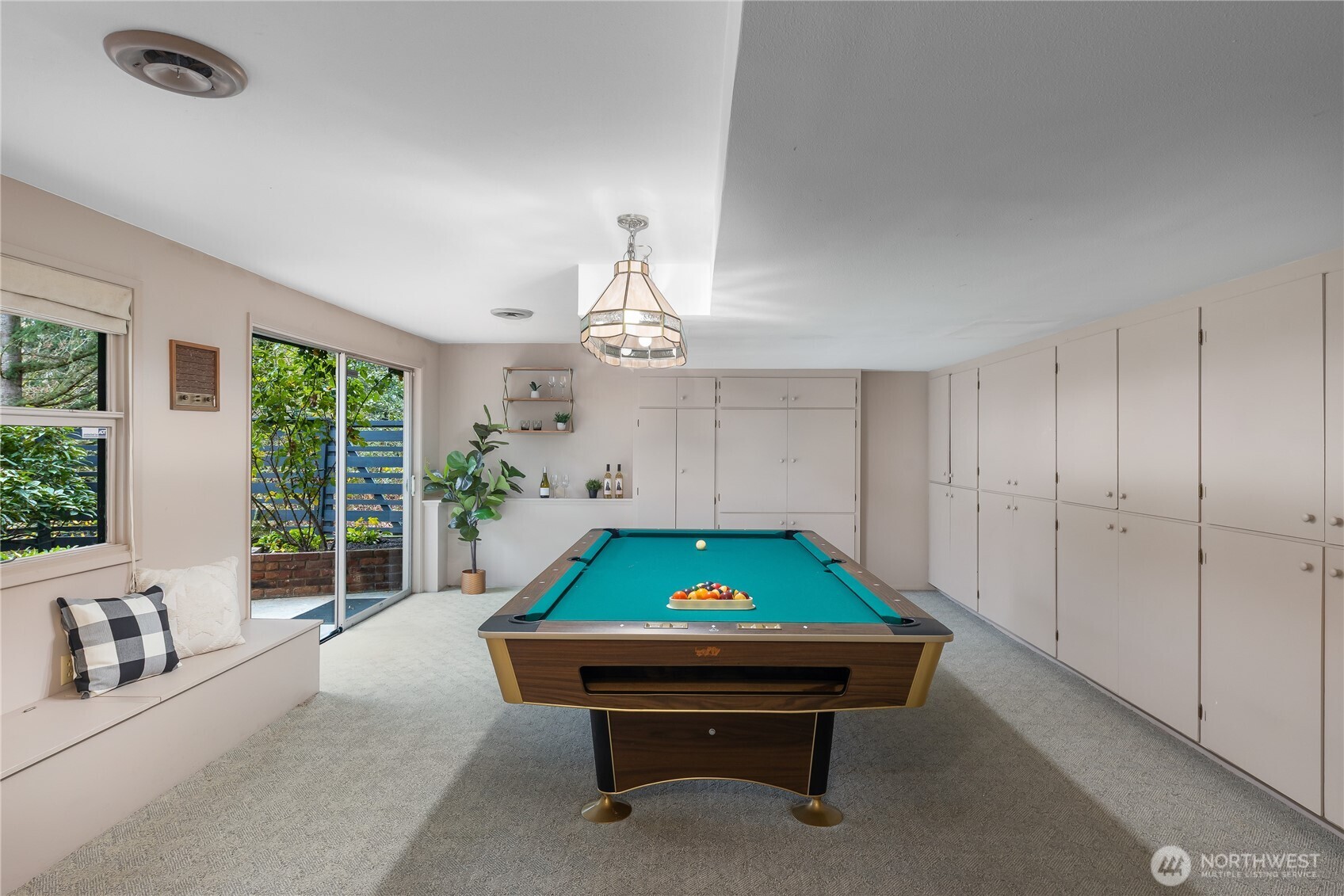 16521 NE 1st Place , Bellevue, WA 98008