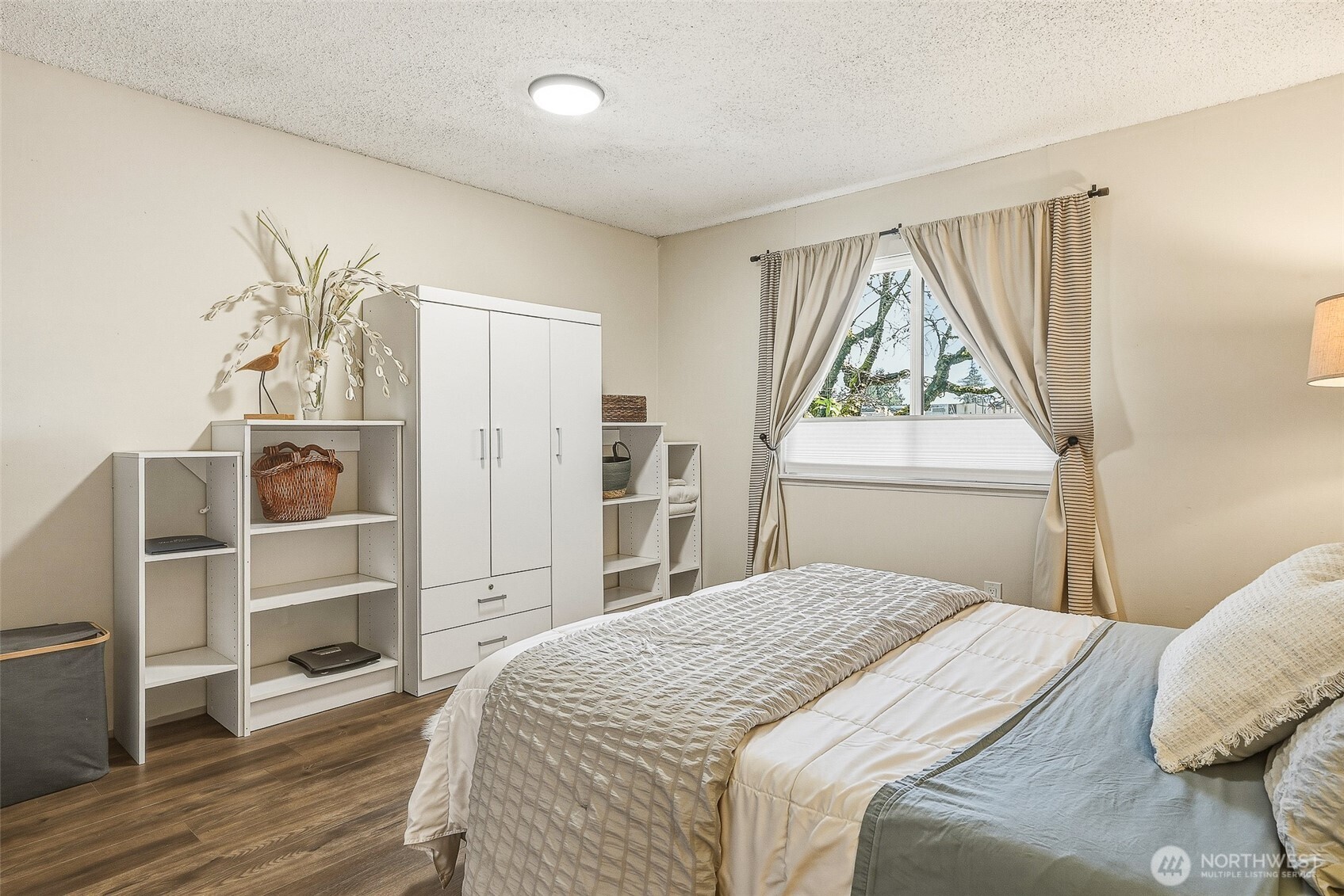 18906 8th Avenue NW #213, Shoreline, WA 98177