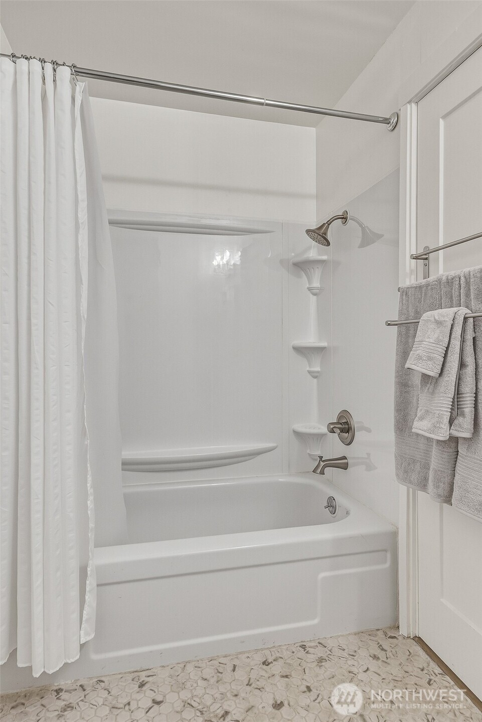 18906 8th Avenue NW #213, Shoreline, WA 98177