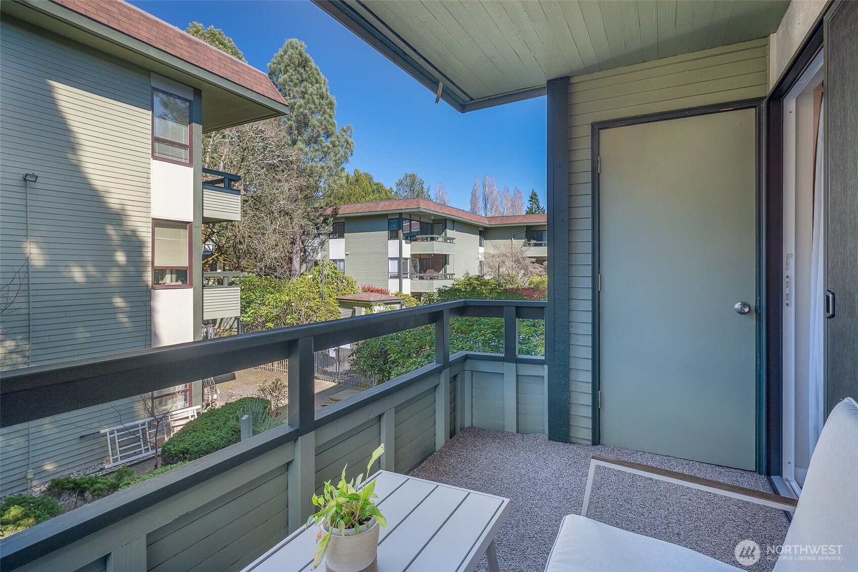 18906 8th Avenue NW #213, Shoreline, WA 98177