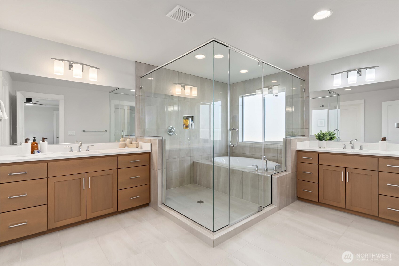 33473 Walnut Avenue SE, Black Diamond, WA 98010