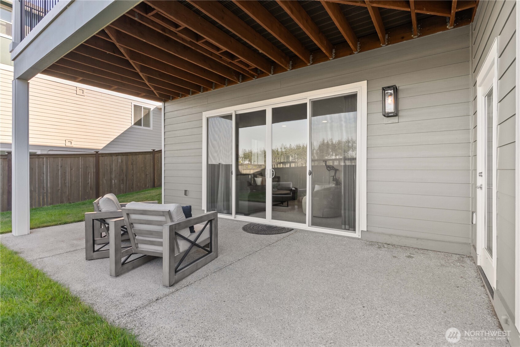 33473 Walnut Avenue SE, Black Diamond, WA 98010