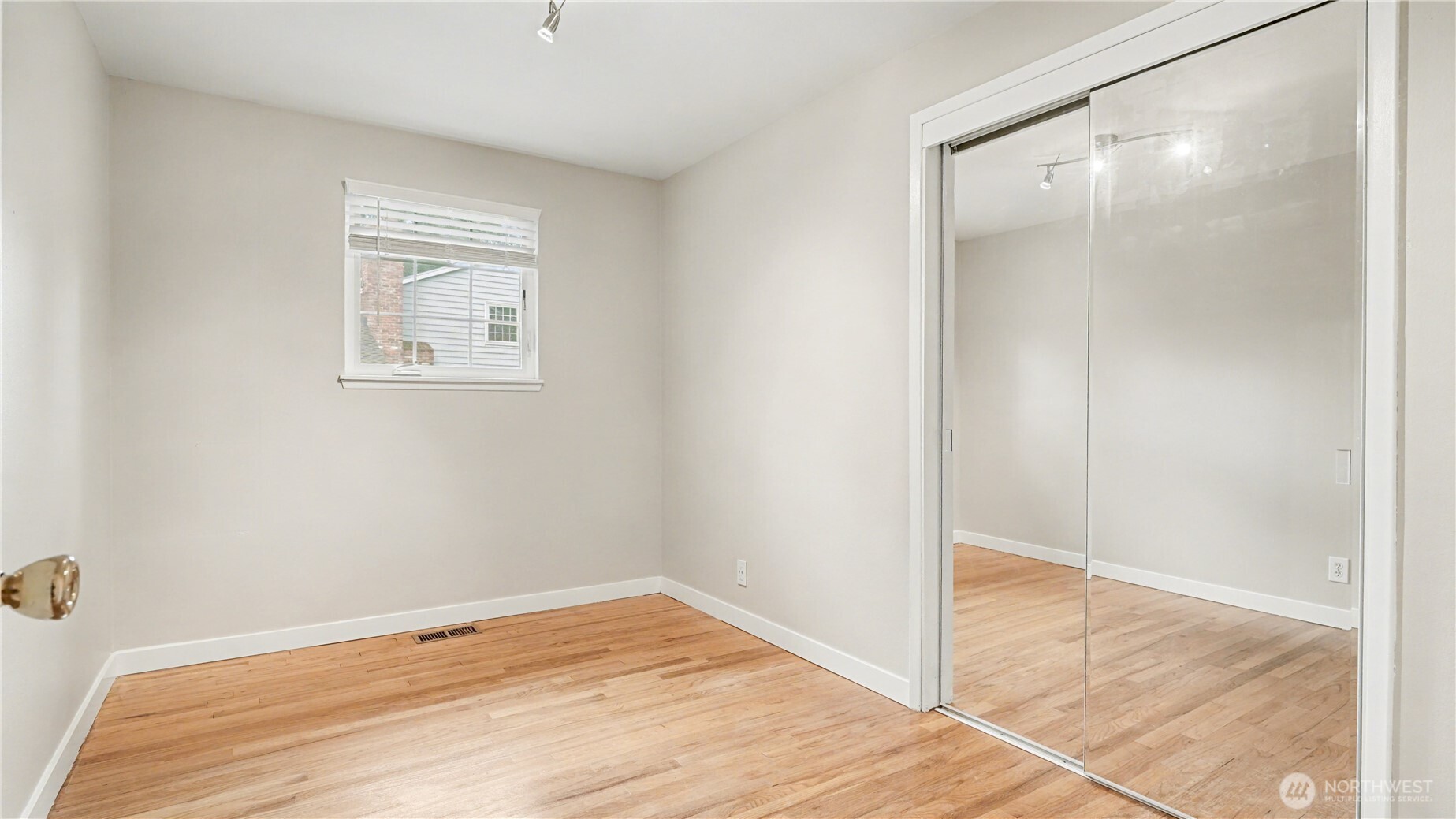 6201 Island Crest Way , Mercer Island, WA 98040