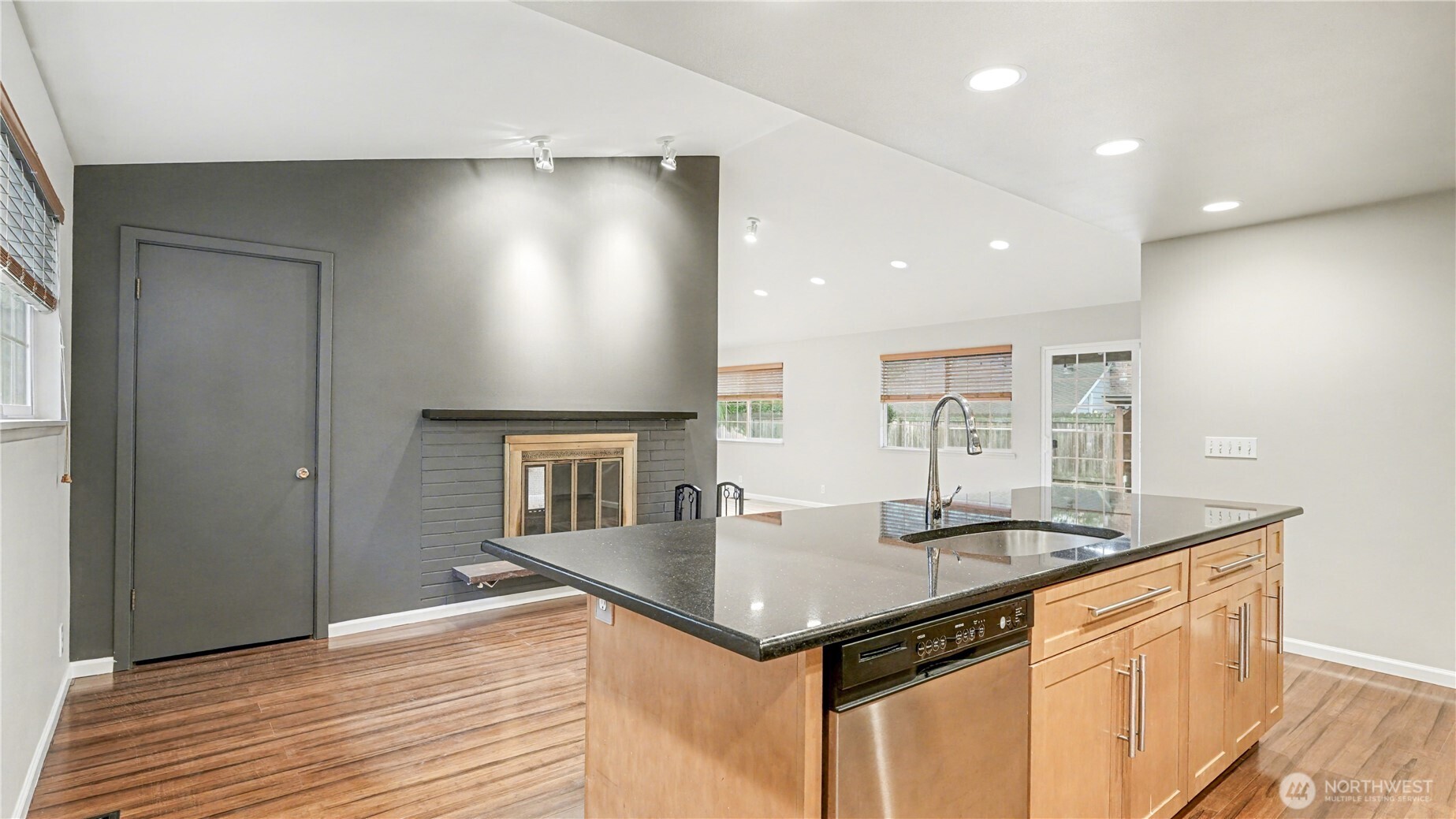 6201 Island Crest Way , Mercer Island, WA 98040