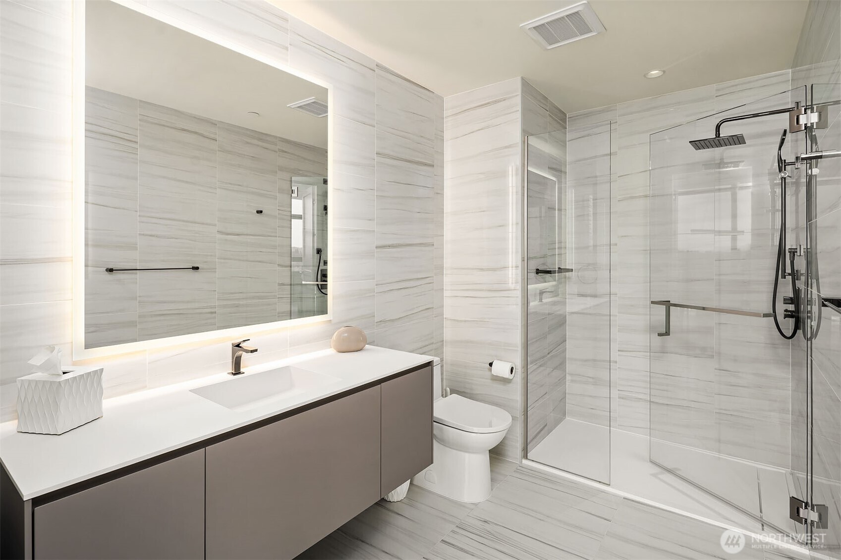 838 Avenue Square NE #1207, Bellevue, WA 98004