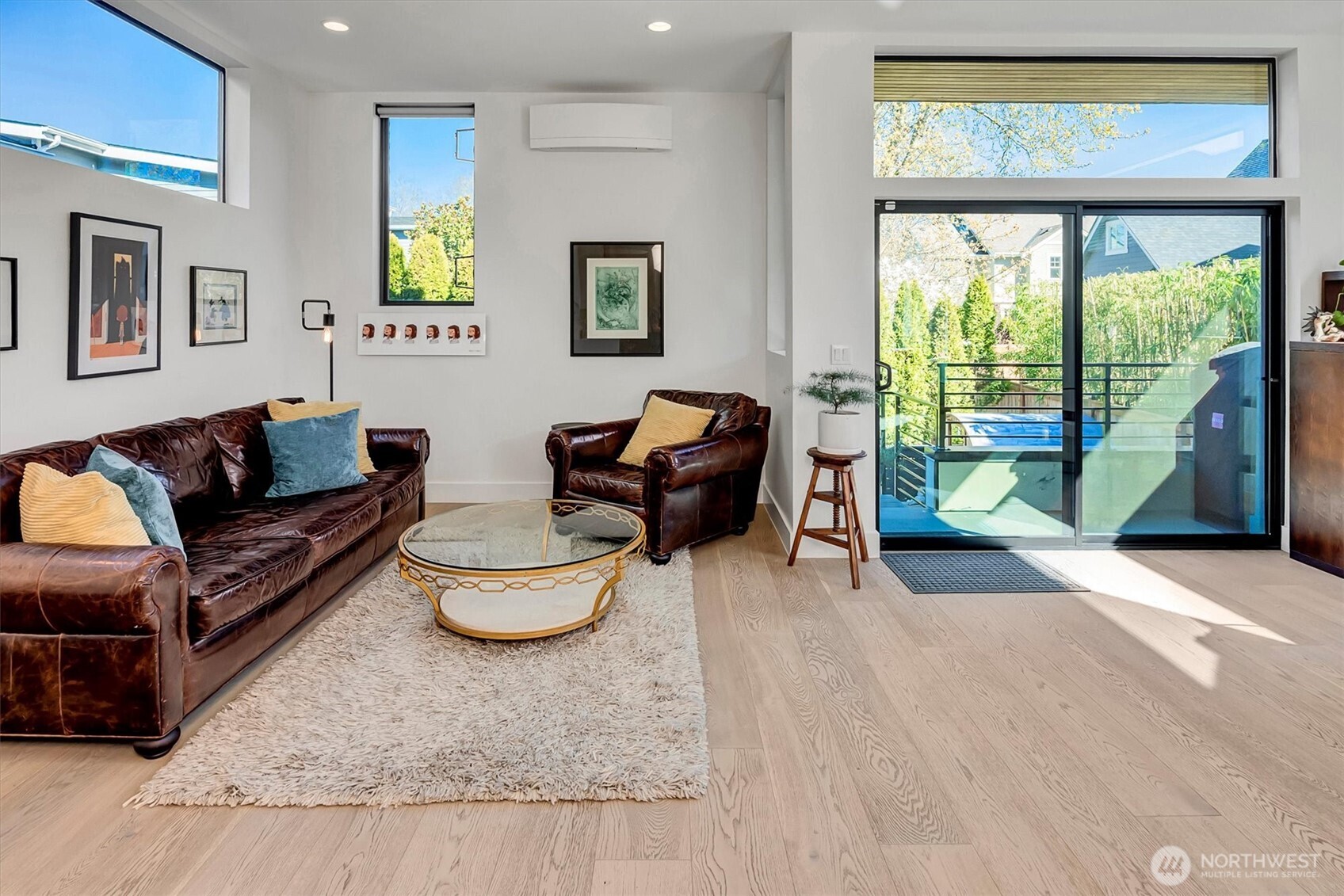 2660 9th Avenue W, Seattle, WA 98119-2218