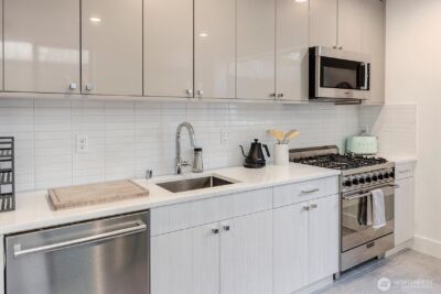 2660 9th Avenue W, Seattle, WA 98119-2218 - Photo 27