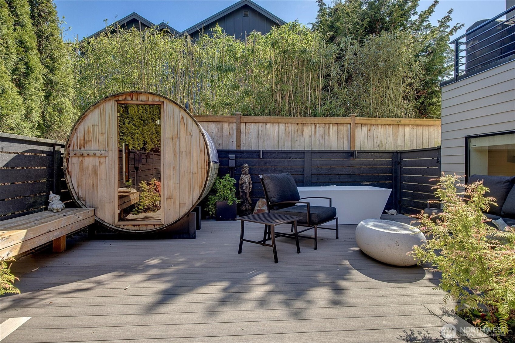 2660 9th Avenue W, Seattle, WA 98119-2218