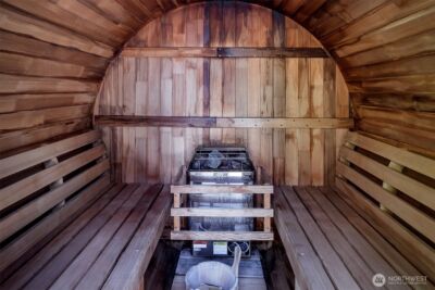 2660 9th Avenue W, Seattle, WA 98119-2218 - Photo 33