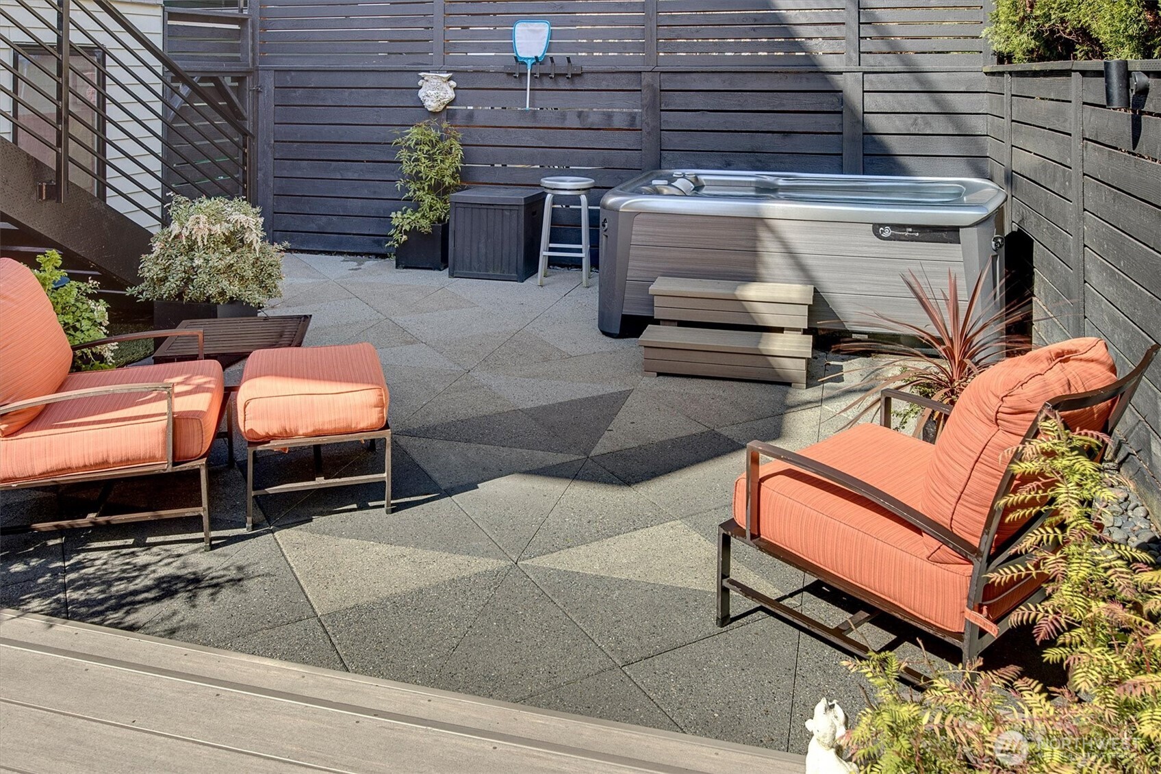 2660 9th Avenue W, Seattle, WA 98119-2218