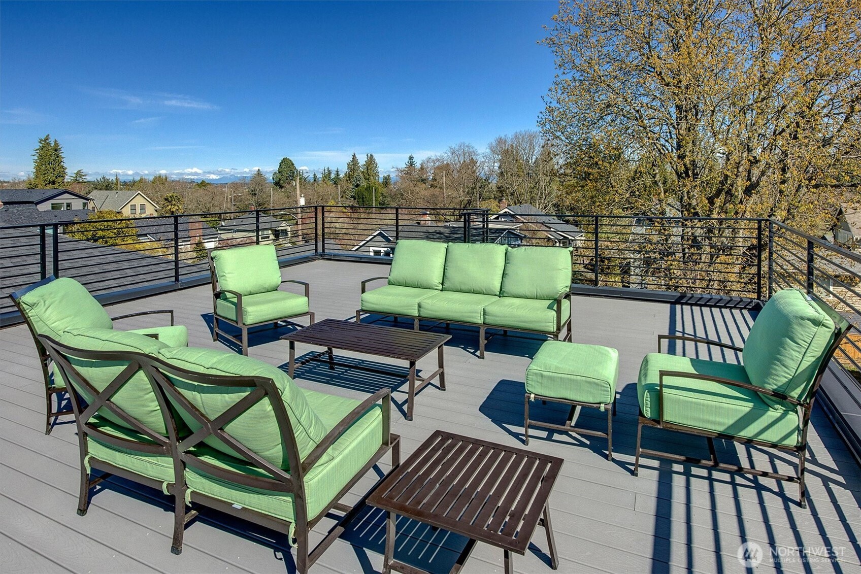 2660 9th Avenue W, Seattle, WA 98119-2218