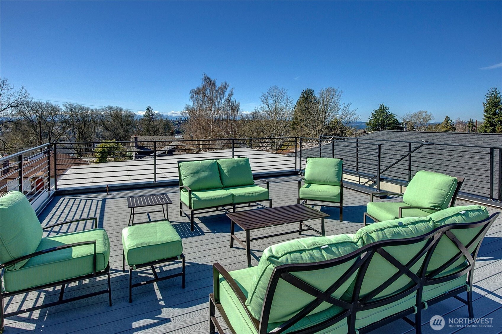 2660 9th Avenue W, Seattle, WA 98119-2218