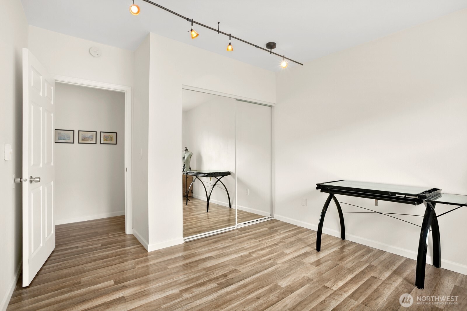 2117 N 107th Street #402, Seattle, WA 98133