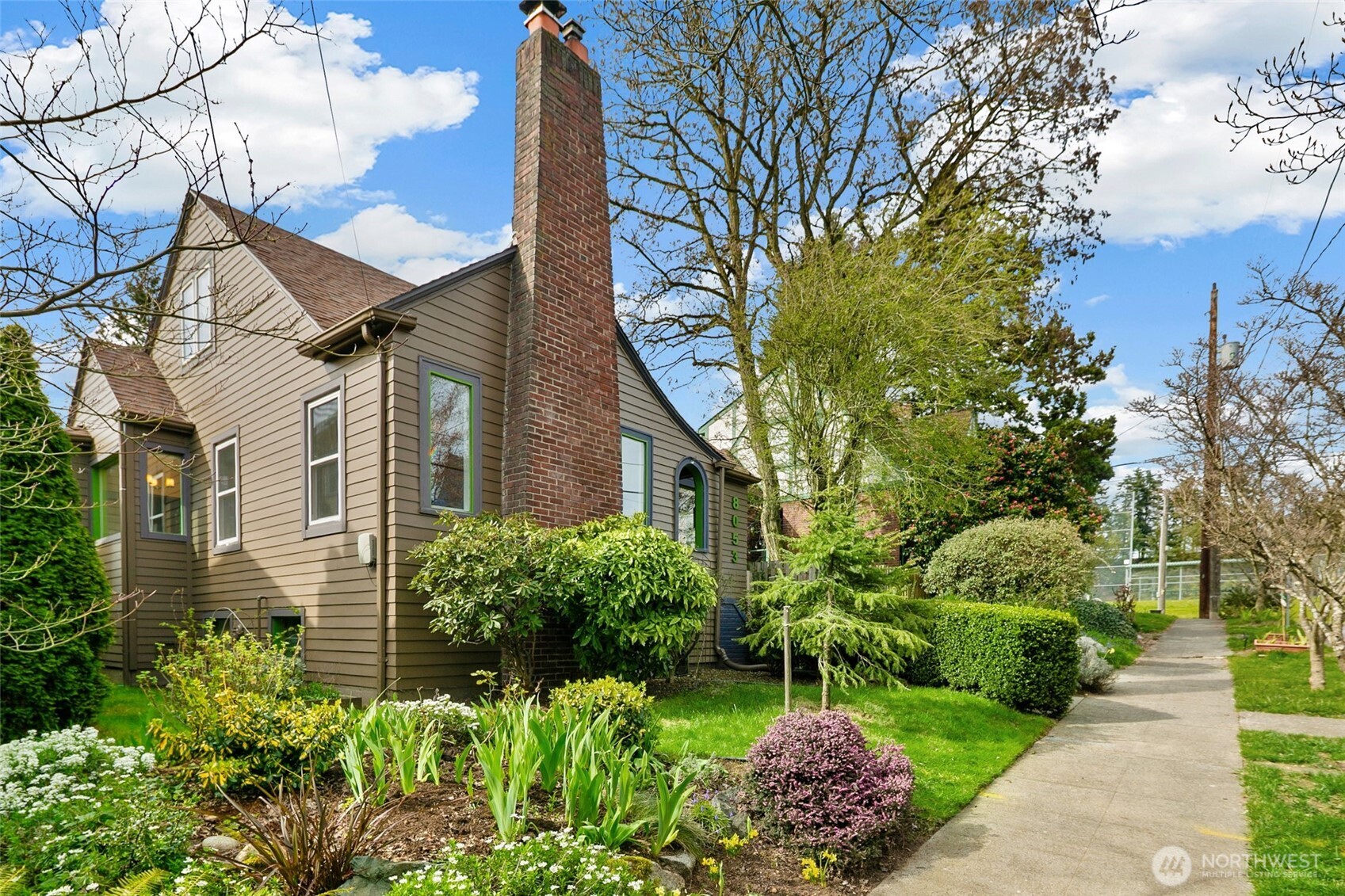 8053 Brooklyn Avenue NE, Seattle, WA 98115