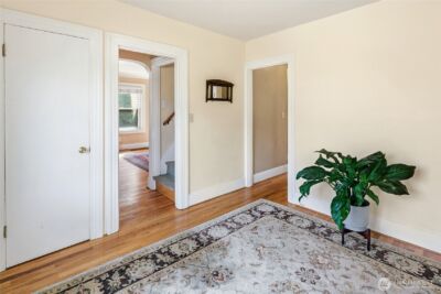 8053 Brooklyn Avenue NE, Seattle, WA 98115 - Photo 13