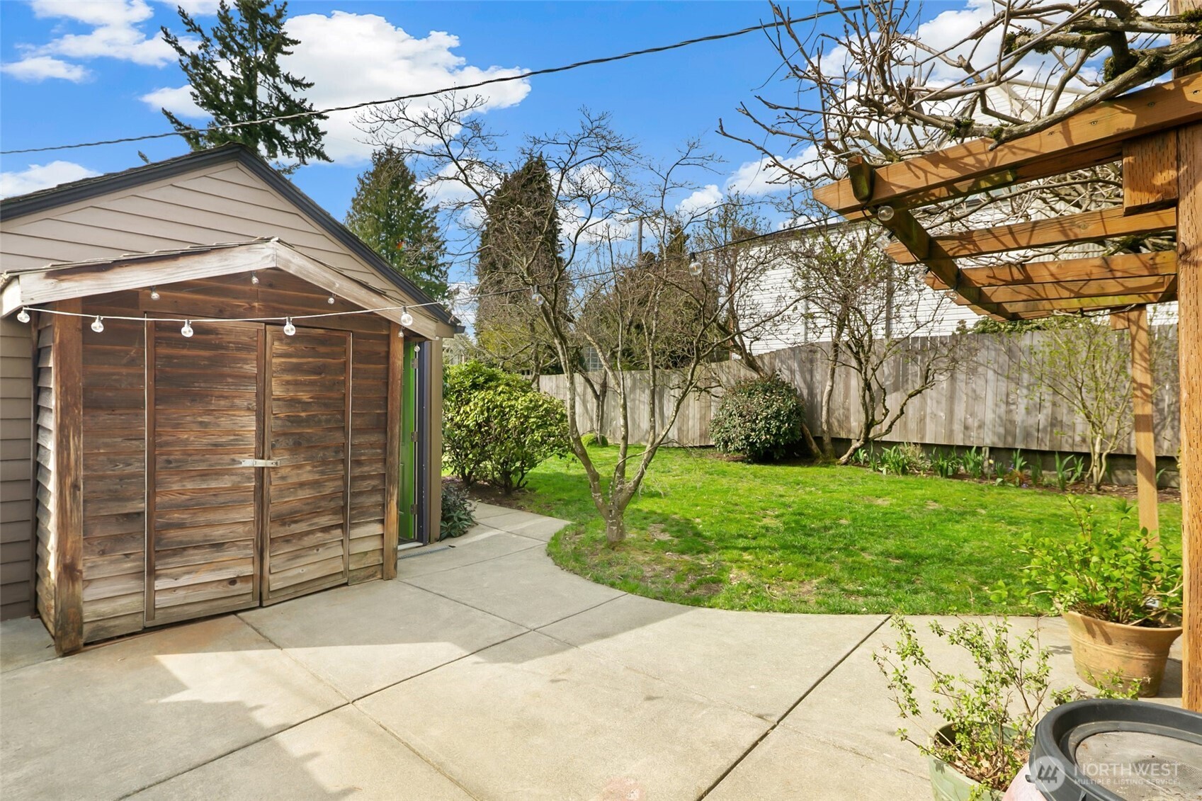 8053 Brooklyn Avenue NE, Seattle, WA 98115