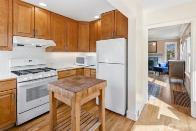 8053 Brooklyn Avenue NE, Seattle, WA 98115 - Photo 10