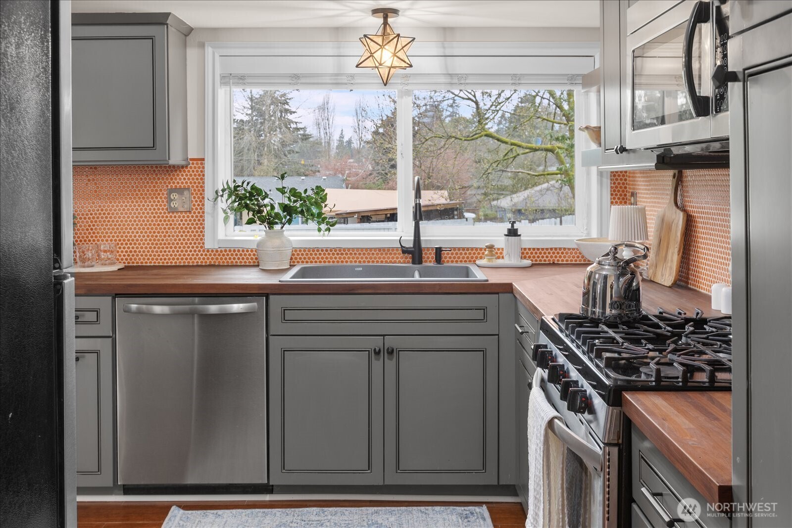 12845 7th Avenue S, Burien, WA 98168